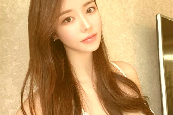 Zoey, 31 — Escort in Leiguan, China
