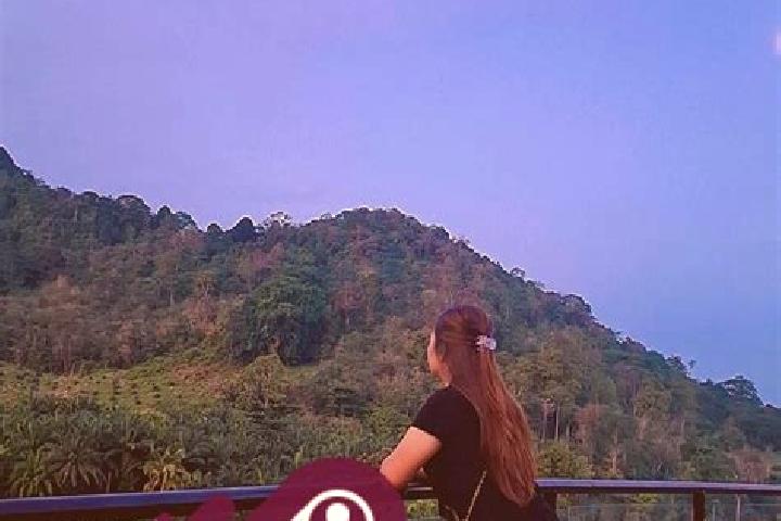 Zoey, 31 — Escort in Padangulaktanding, Indonesia