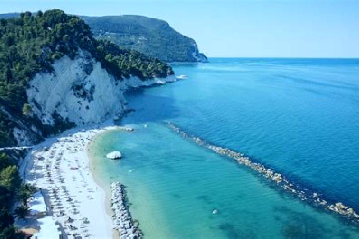 Zoey, 31 — Escort in Treia, Italy