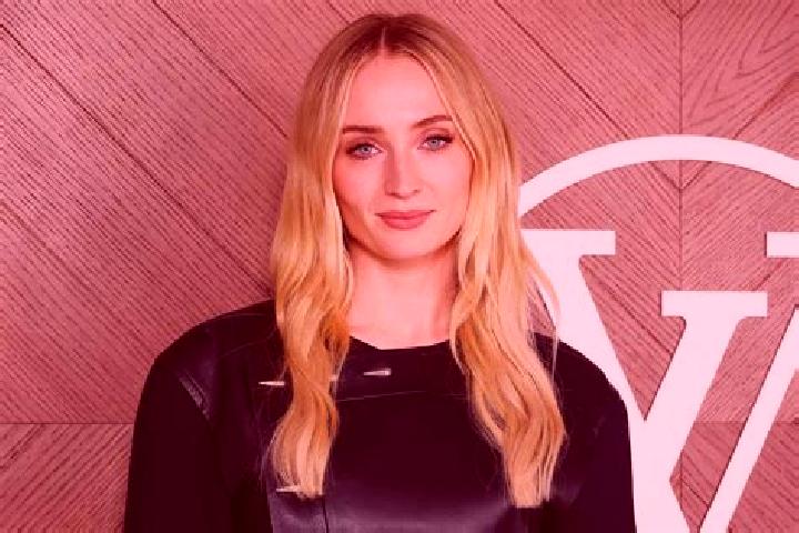 Zoey, 31 — Escort in Turner, Australia