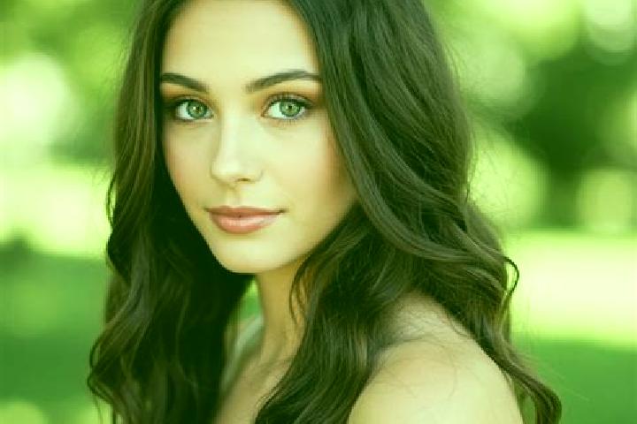 Zoey, 32, a brunette hazel-eyed middle eastern companion based in Talmacel. Offering Massage, Couples, Striptease, Girlfriend Experience. Available for incal...