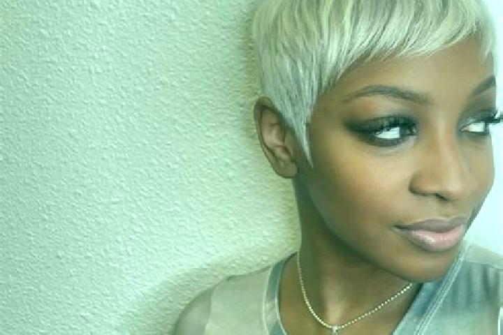 Zoey, 32, a platinum blonde amber-eyed ebony companion based in Zhongqiao. Offering Fetish, Domination, Couples. Available for incall and outcall, day and ev...