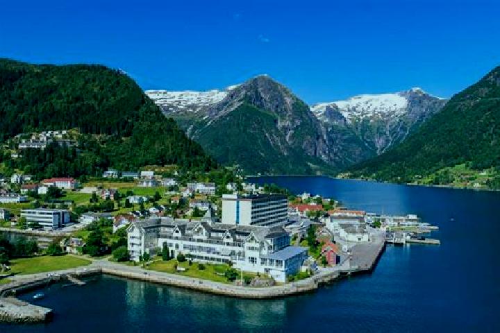 Zoey, 32 — Escort in Balestrand, Norway