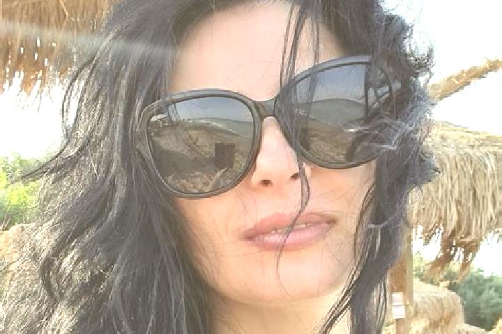 Zoey, 32 — Escort in Golumbu, Romania