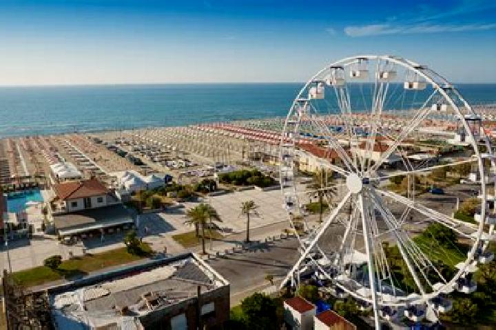 Zoey, 32 — Escort in Lido di Pomposa-Lido degli Scacchi, Italy