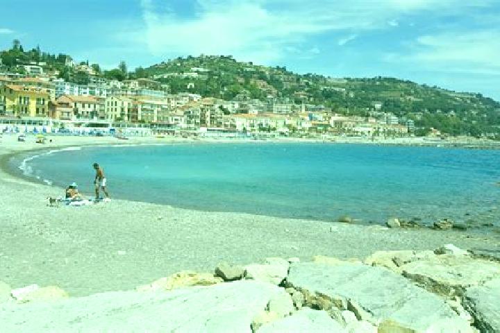 Zoey, 32 — Escort in Ospedaletti, Italy