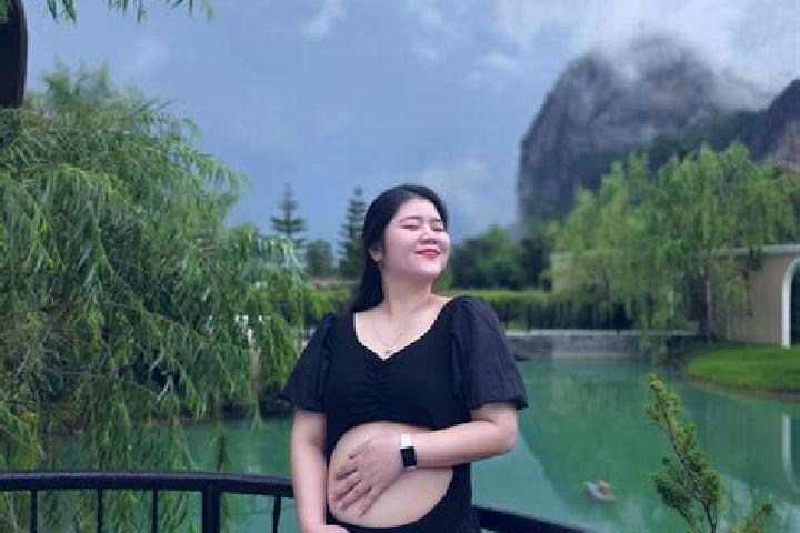 Zoey, 32 — Escort in Schonenbuch, Switzerland