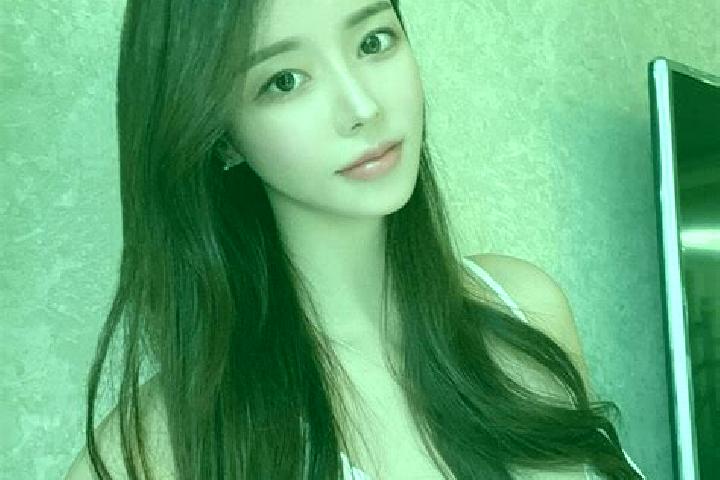 Zoey, 32 — Escort in Shangmei, China