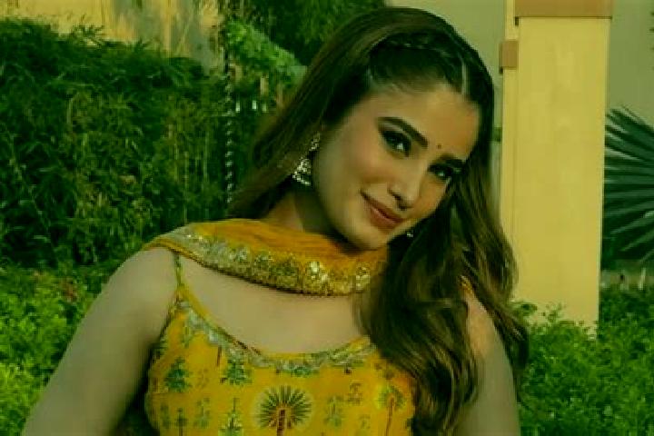 Zoey, 32 — Escort in Tandoni, India