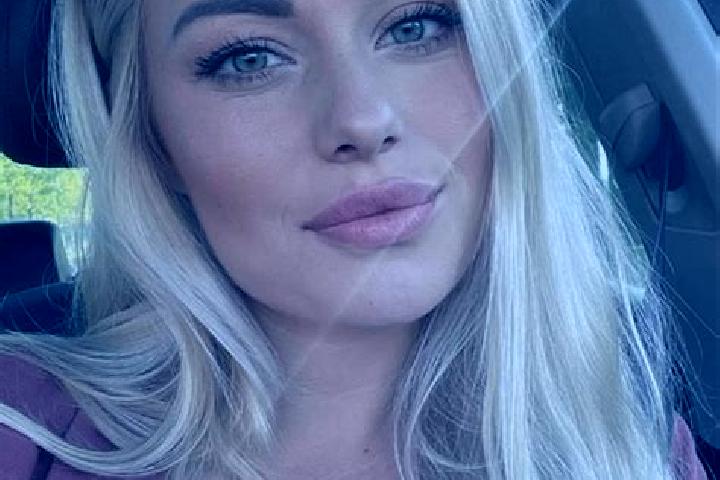Zoey, 33, a blonde hazel-eyed ebony companion based in Kul dur. Offering Party Girl, Domination, Dinner Date. Available for incall and outcall, day and eveni...