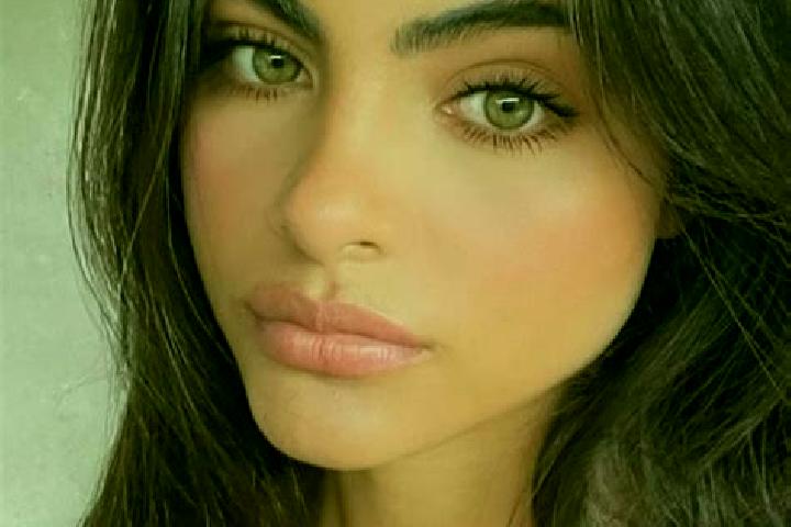 Zoey, 33, a brunette green-eyed european companion based in Burang. Offering BDSM, OWO, Massage. Available for incall and outcall, overnight bookings available.