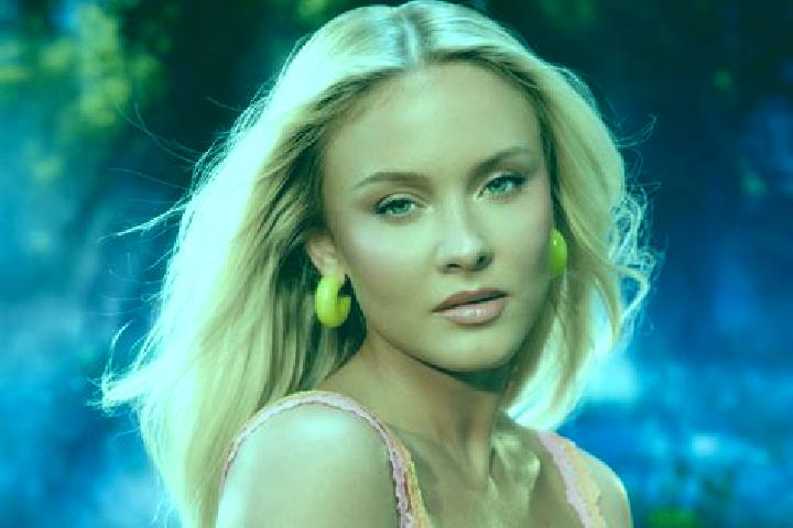 Zoey, 33, a chestnut grey-eyed indian companion based in Zary. Offering CIM, A-Level, Travel Companion, 69, Deep French Kissing. Available for incall and out...