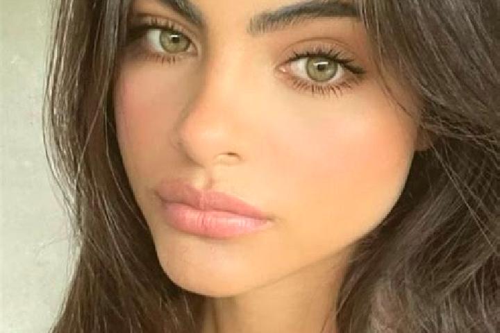 Zoey, 33, a dark blonde dark-eyed indian companion based in Alborada. Offering CIM, Duos, Couples. Available for incall and outcall, day and evening dates.