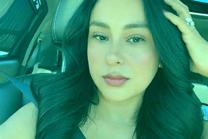 Zoey, 33 — Escort in Brindas, France