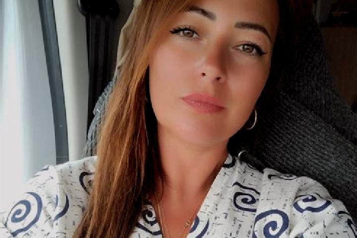 Zoey, 33 — Escort in Champigny-le-Sec, France
