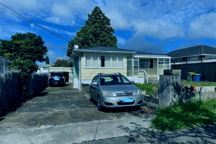 Zoey, 33 — Escort in Kelston, New Zealand
