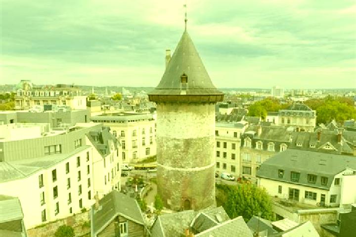 Zoey, 33 — Escort in Le Donjon, France