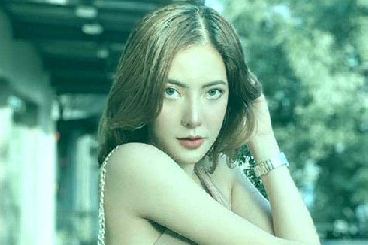 Zoey, 33 — Escort in Thai Mueang, Thailand