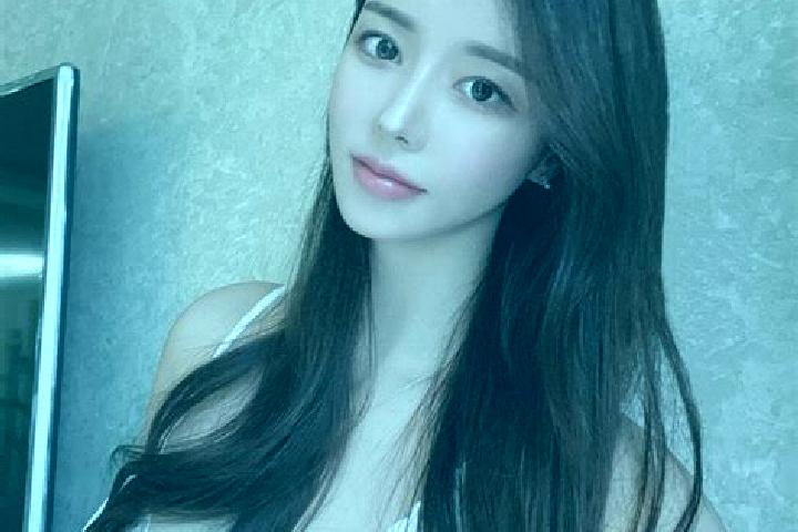 Zoey, 33 — Escort in Xunchang, China