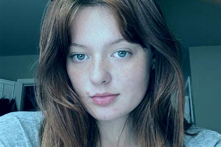 Zoey, 34, a auburn amber-eyed caucasian companion based in Ntabozuko. Offering Erotic Massage, Massage, Dinner Date. Available for incall and outcall, day an...