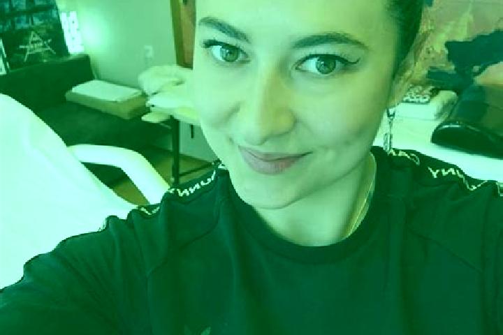 Zoey, 34, a black grey-eyed indian companion based in Zweifelscheid. Offering Roleplay, Party Girl, Domination, Erotic Massage. Available for incall and outc...