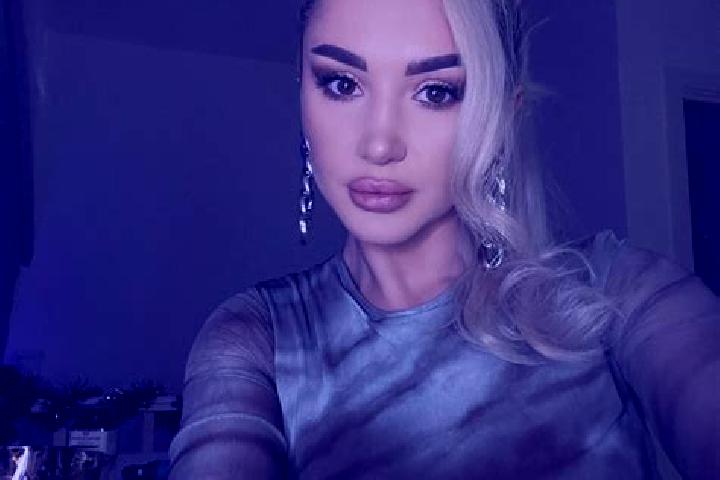 Zoey, 34, a blonde dark-eyed mixed companion based in Obergruenburg. Offering Striptease, Travel Companion, CIM, GFE. Available for incall and outcall, overn...