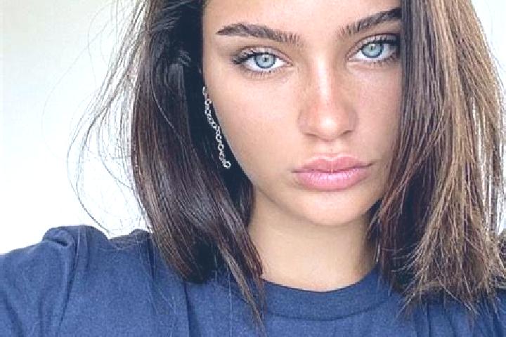 Zoey, 34, a brunette blue-eyed middle eastern companion based in Weixing. Offering Travel Companion. Available for incall and outcall, day and evening dates.