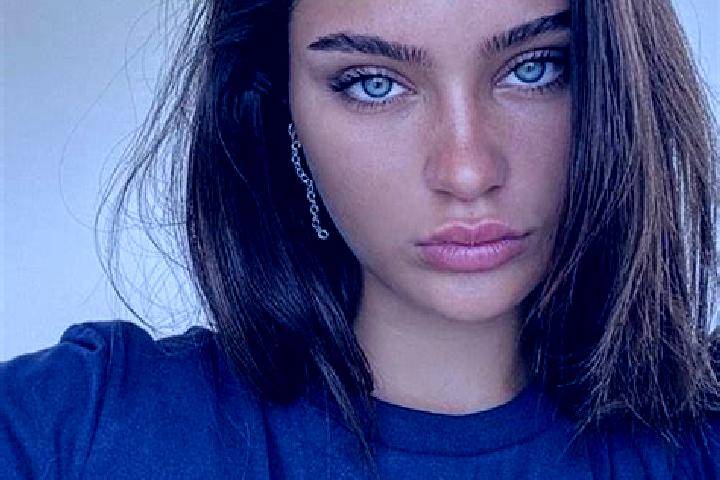 Zoey, 34, a brunette dark-eyed slavic companion based in Shenfield. Offering Deep French Kissing, Girlfriend Experience, A-Level, 69. Available for incall an...
