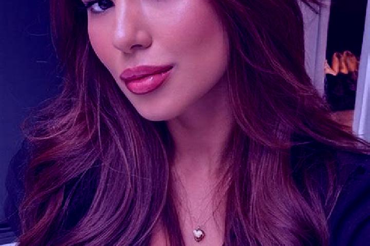 Zoey, 34, a chestnut brown-eyed latina companion based in Batasani. Offering CIM, Erotic Massage, Overnight. Available for incall and outcall, overnight book...