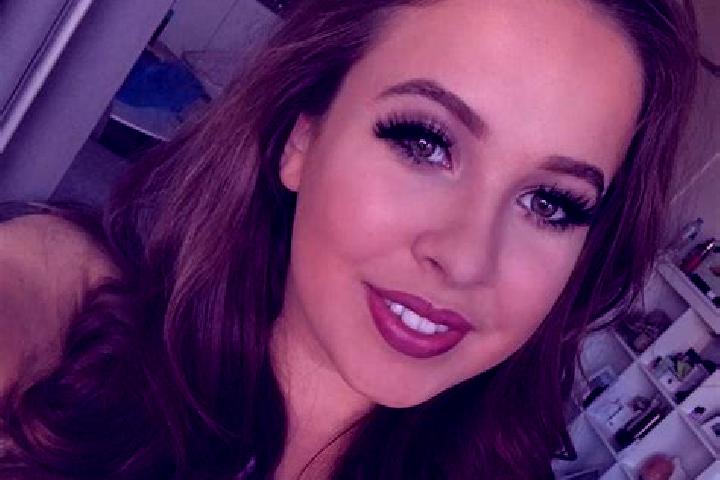 Zoey, 34, a dark blonde brown-eyed slavic companion based in Juncheng. Offering Travel Companion, Dinner Date, Erotic Massage. Available for incall and outca...