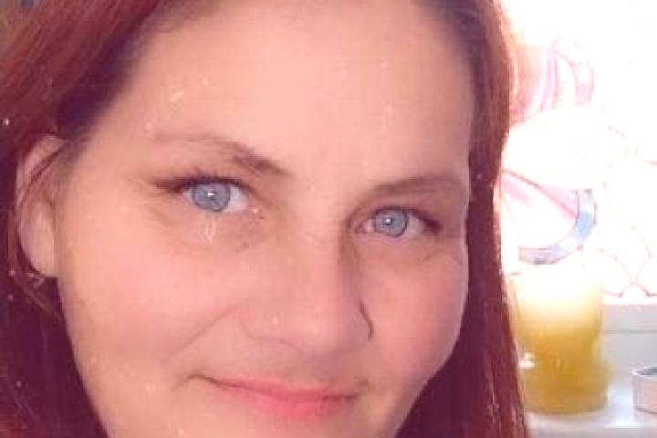 Zoey, 34, a red green-eyed mixed companion based in Dunes City. Offering Striptease, BDSM, Prostate Massage. Available for incall and outcall, day and evenin...