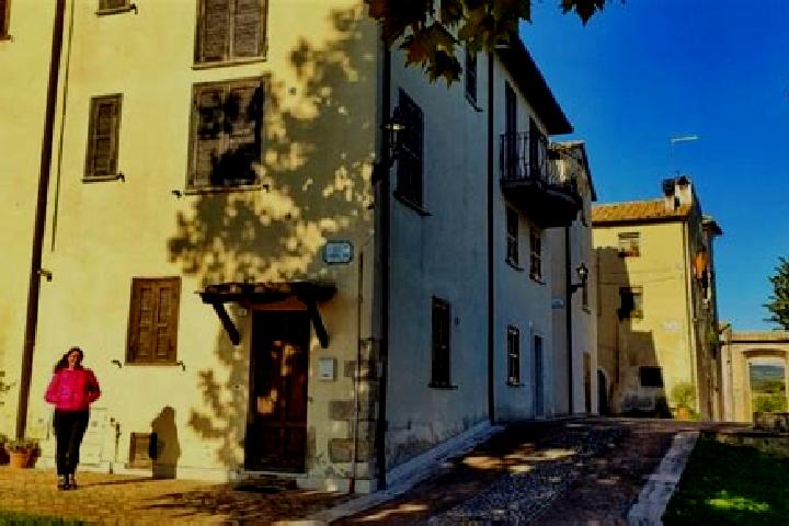 Zoey, 34 — Escort in Attigliano, Italy
