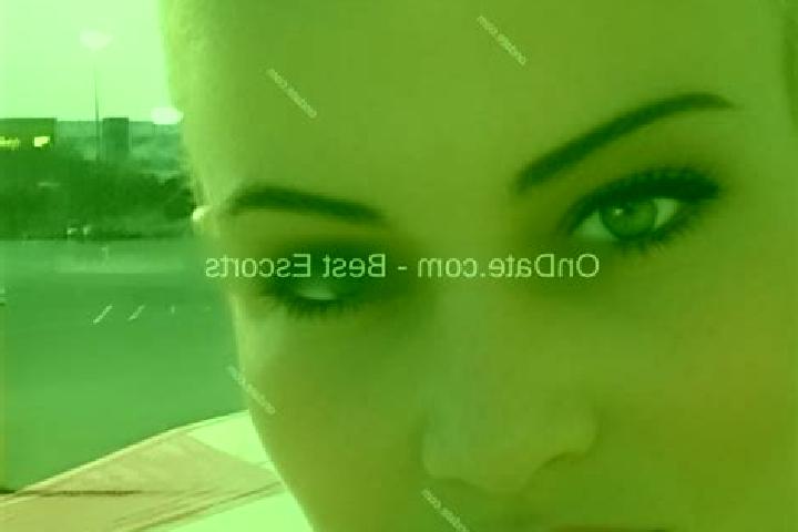 Zoey, 34 — Escort in Bulbucani, Romania