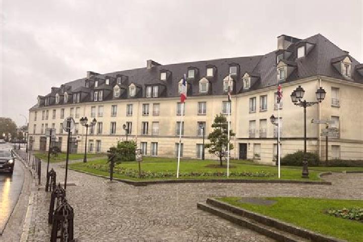 Zoey, 34 — Escort in Deuil-la-Barre, France