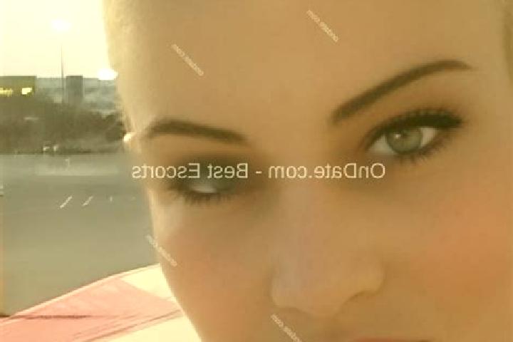 Zoey, 34 — Escort in Kuz minskiye Otverzhki, Russia