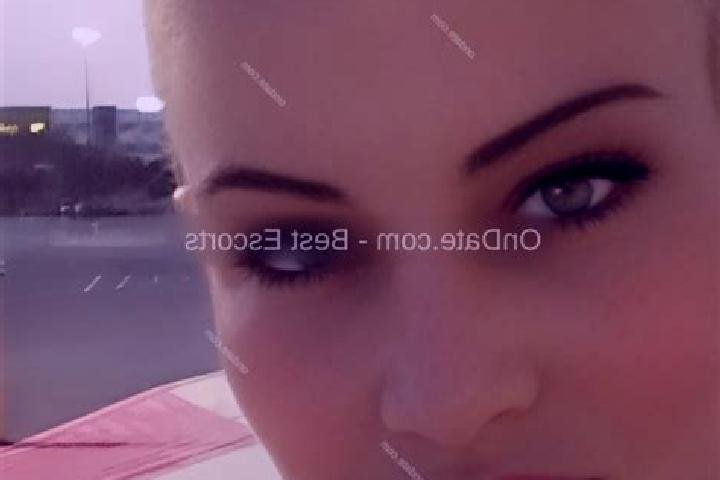 Zoey, 34 — Escort in Medinah, United States
