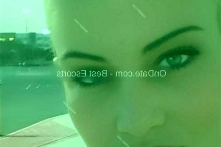 Zoey, 34 — Escort in Moenkloh, Germany