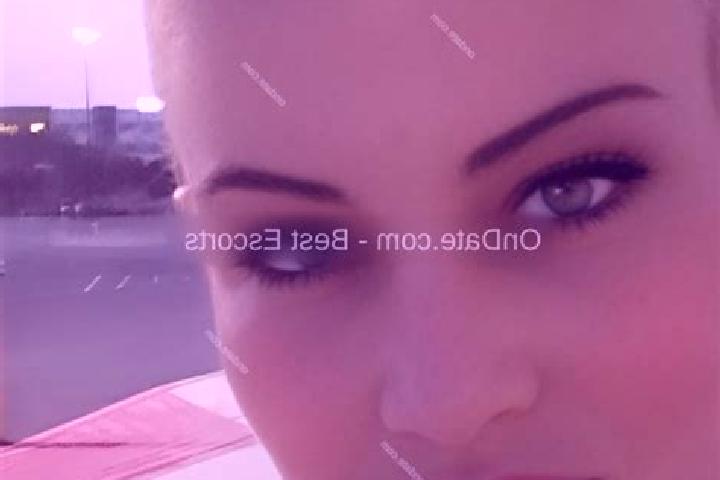 Zoey, 34 — Escort in Muncie, United States
