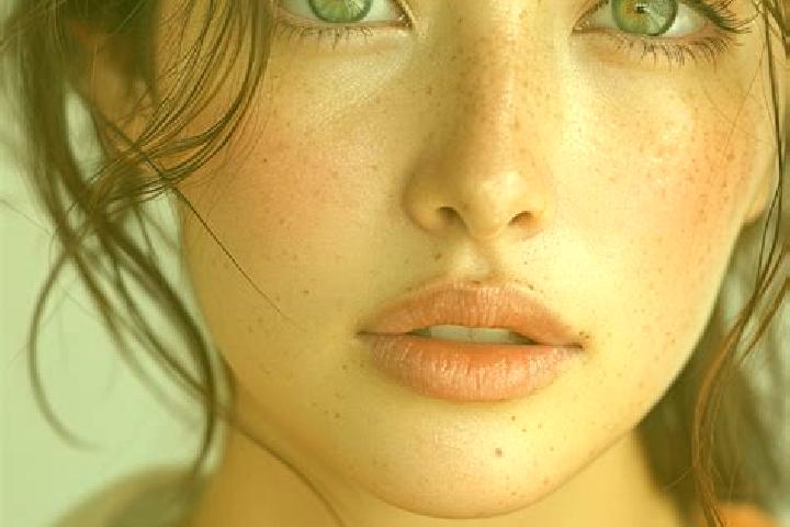 Zoey, 35, a auburn green-eyed asian companion based in Zlatunoaia. Offering GFE, OWO, Prostate Massage. Available for incall and outcall, day and evening dates.