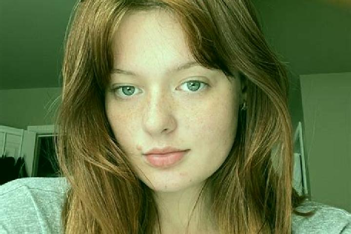 Zoey, 35, a auburn grey-eyed mixed companion based in Pernocari-Presinaci. Offering Striptease, Deep French Kissing, Girlfriend Experience, Party Girl. Avail...