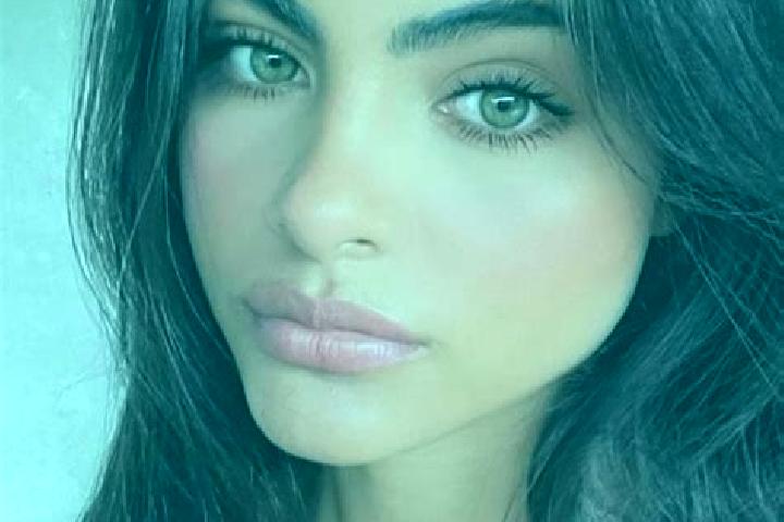 Zoey, 35, a brunette green-eyed european companion based in Mowbray Mountain. Offering Prostate Massage, A-Level, Roleplay, Overnight, Couples. Available for...