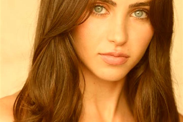 Zoey, 35, a chestnut grey-eyed latina companion based in Riotord. Offering Tantra, Dinner Date, Striptease. Available for incall and outcall, day and evening...