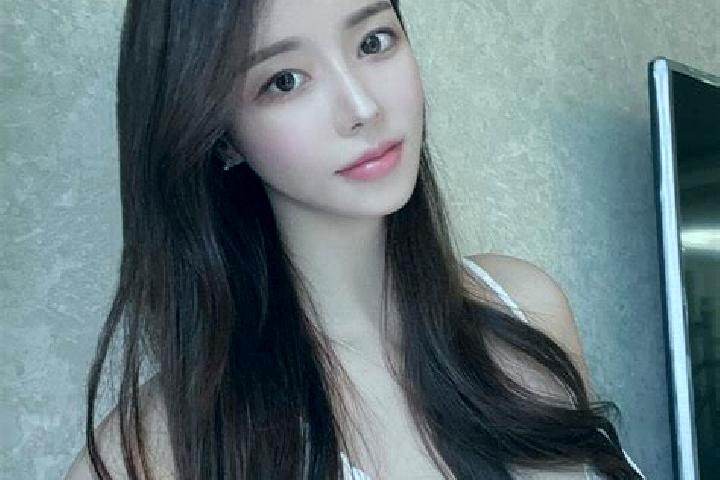 Zoey, 35 — Escort in Baoquanshan, China
