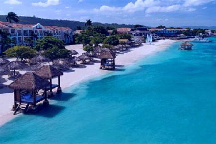 Zoey, 35 — Escort in Montego Bay, Jamaica