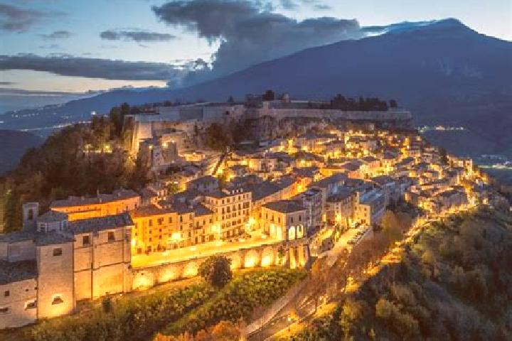 Zoey, 35 — Escort in Montemurlo, Italy