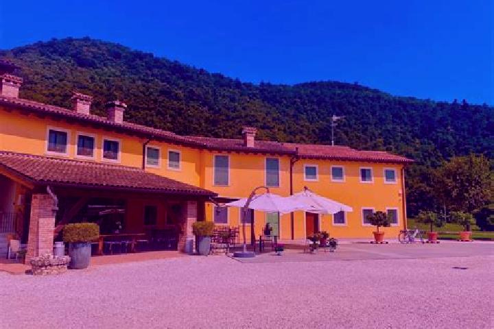 Zoey, 35 — Escort in Robecchetto Con Induno, Italy