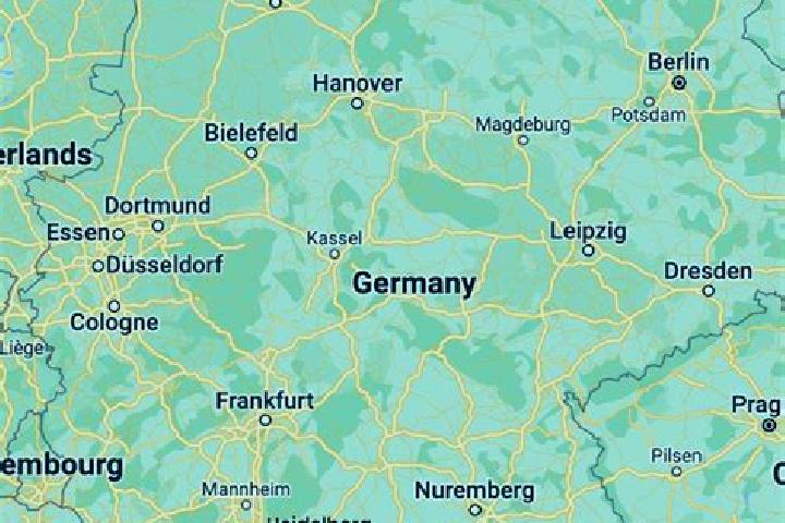 Zoey, 35 — Escort in Tuebingen, Germany