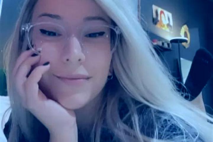 Zoey, 36, a blonde amber-eyed mixed companion based in Torre de Roveri. Offering Massage, Roleplay, Fetish, Striptease. Available for incall and outcall, ove...