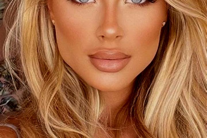 Zoey, 36, a blonde blue-eyed latina companion based in Briedel. Offering Overnight, BDSM, Dinner Date. Available for incall and outcall, day and evening dates.