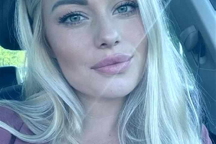Zoey, 36, a blonde hazel-eyed latina companion based in Serta. Offering Dinner Date, Couples, Domination, Fetish. Available for incall and outcall, day and e...